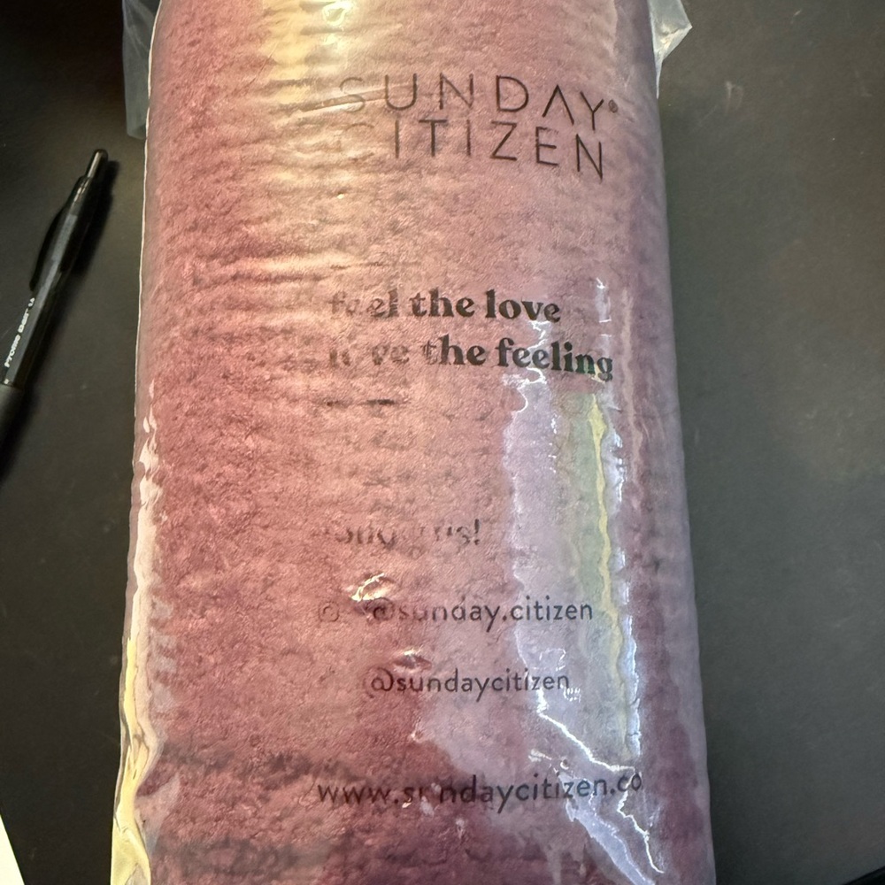 Sunday Citizen snug lap throw